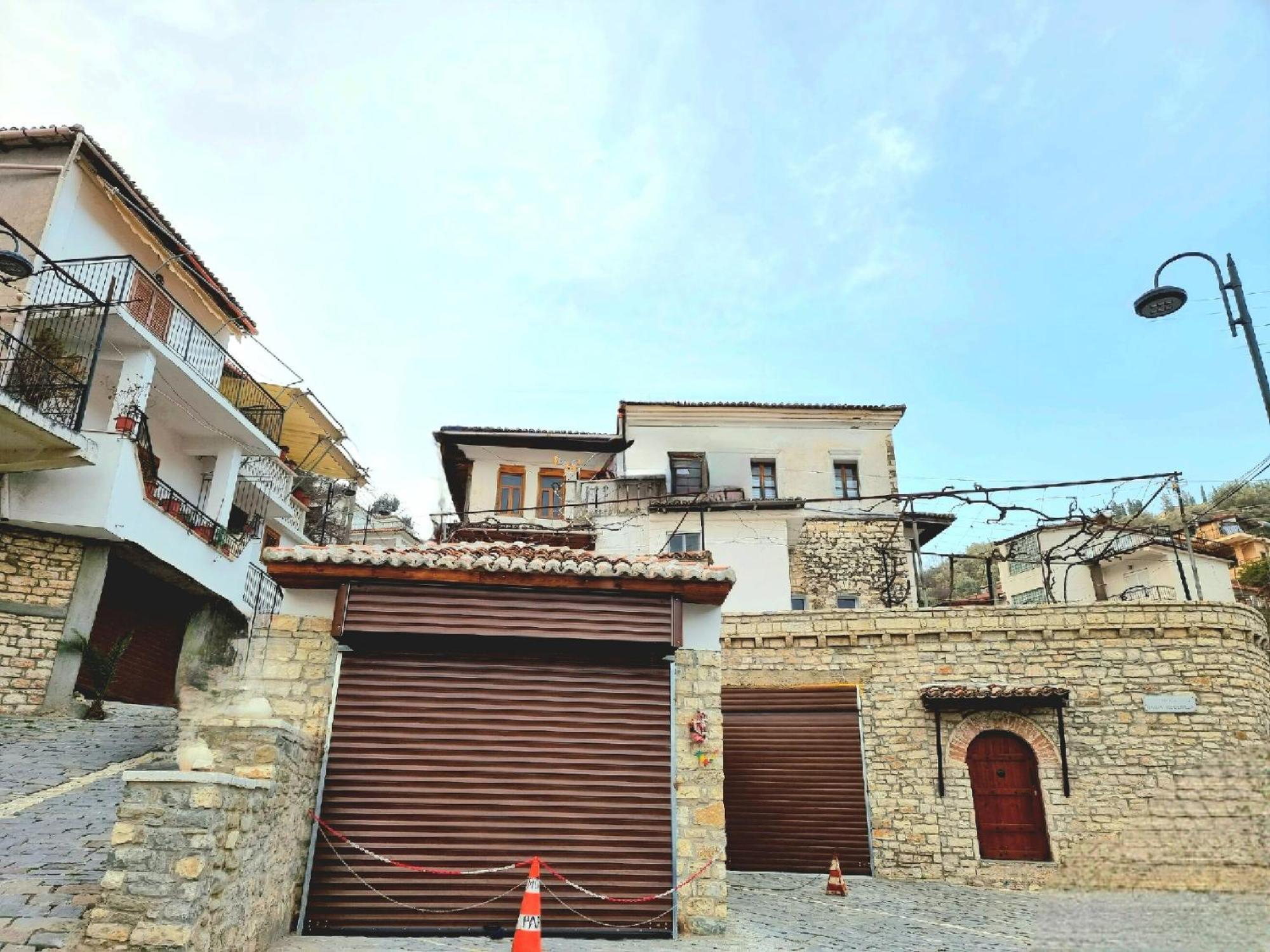 Dd Villa 3 Berat Esterno foto