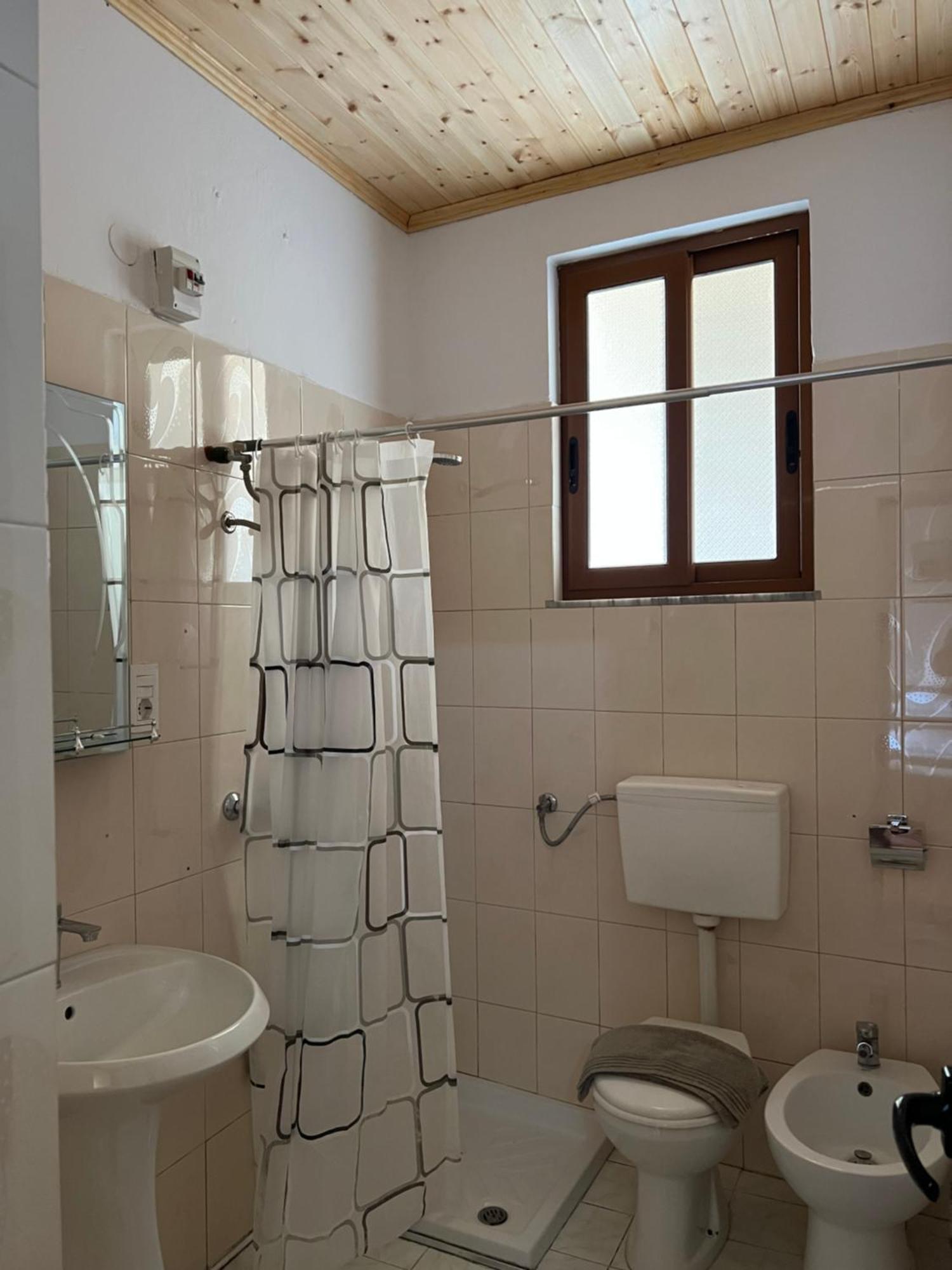 Dd Villa 3 Berat Esterno foto