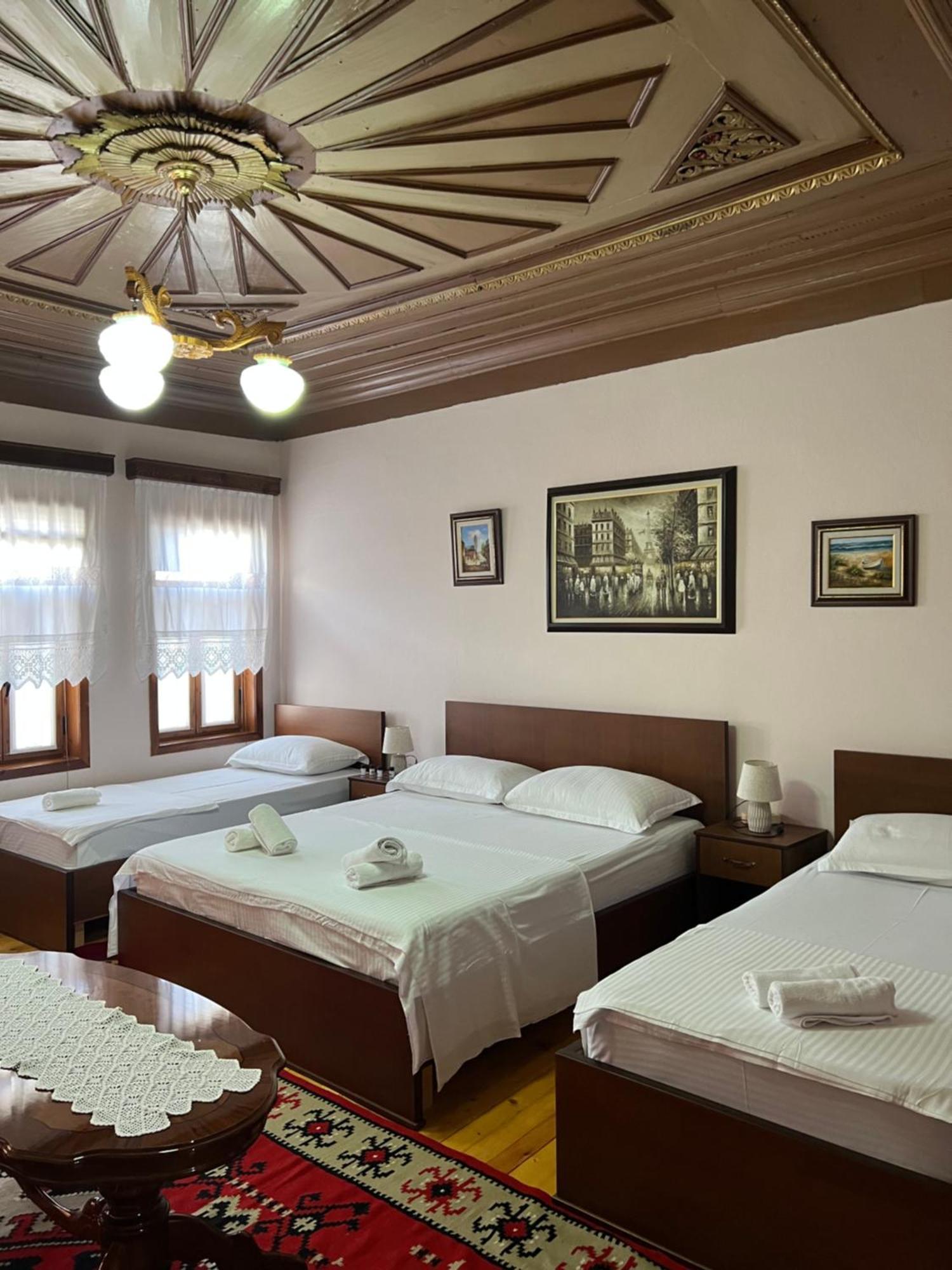 Dd Villa 3 Berat Esterno foto