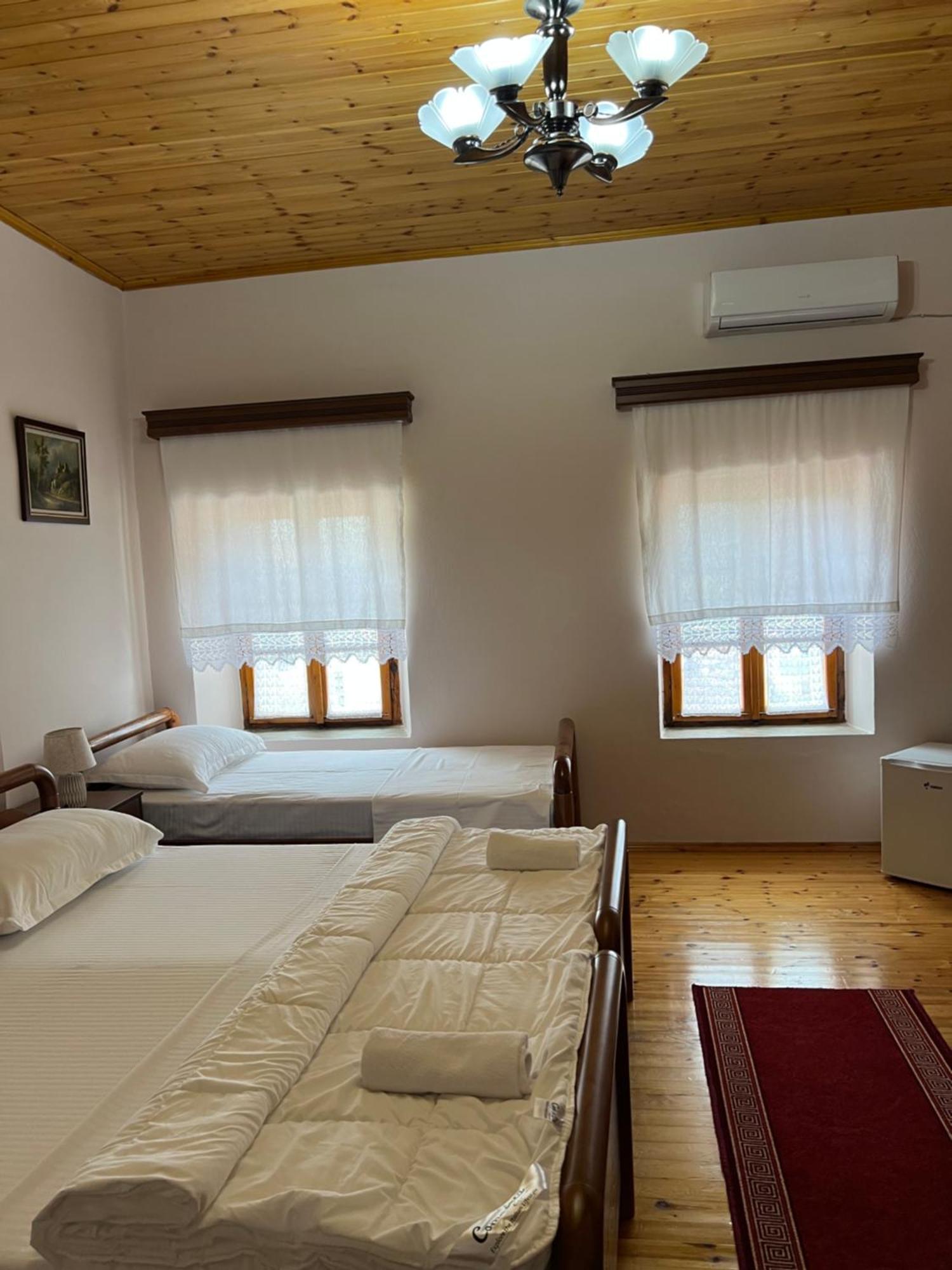Dd Villa 3 Berat Esterno foto