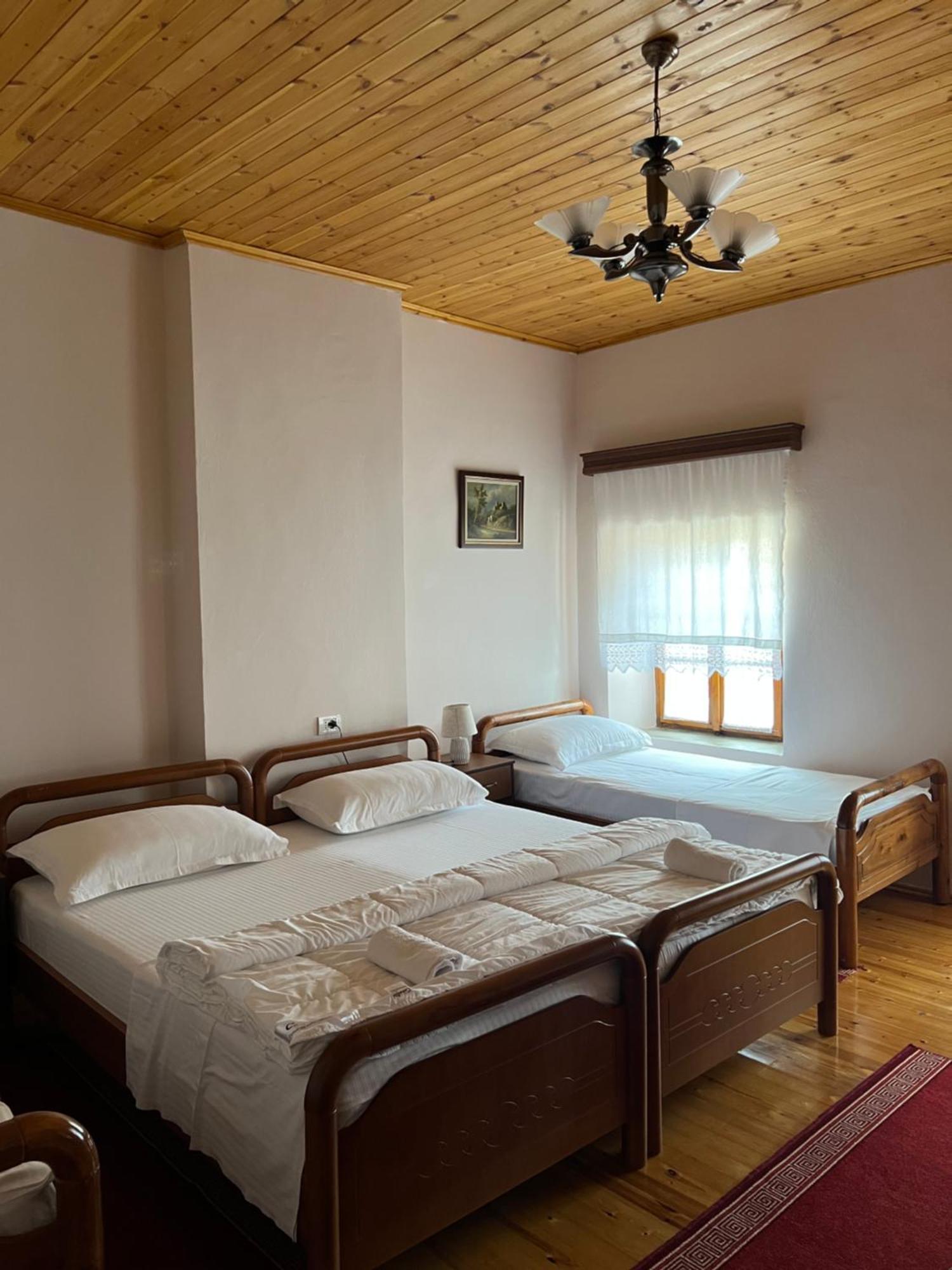 Dd Villa 3 Berat Esterno foto