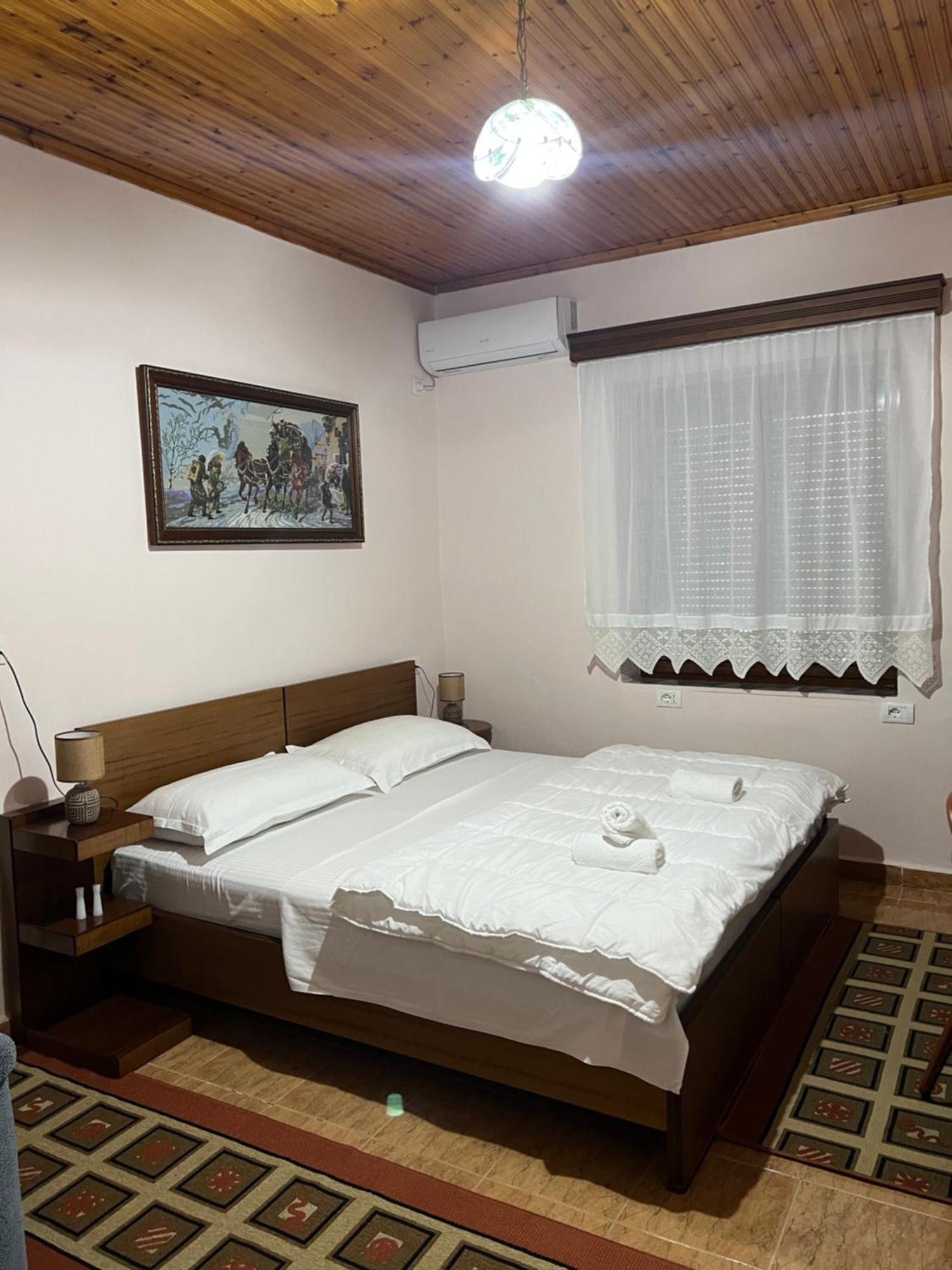 Dd Villa 3 Berat Esterno foto
