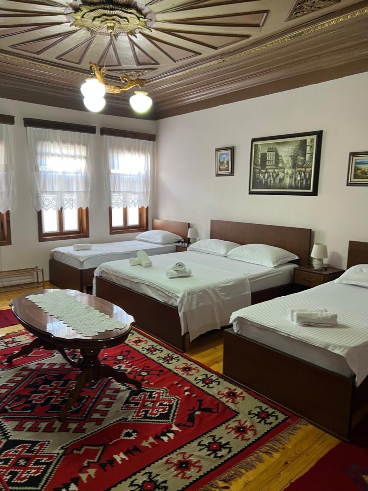 Dd Villa 3 Berat Esterno foto