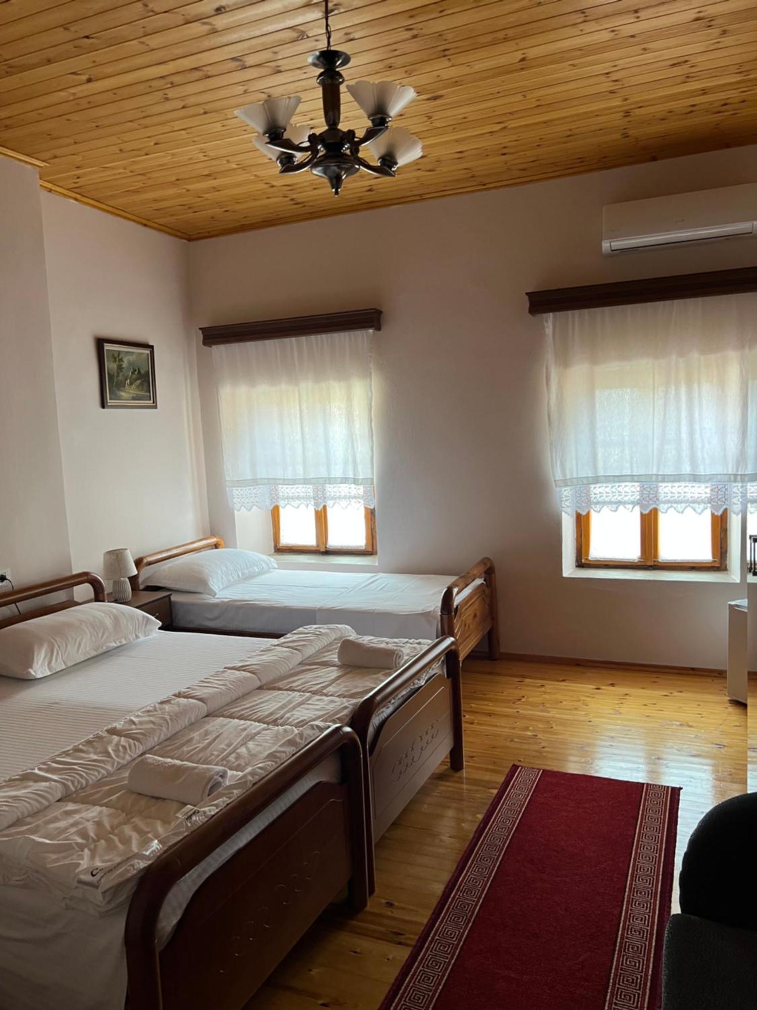 Dd Villa 3 Berat Esterno foto