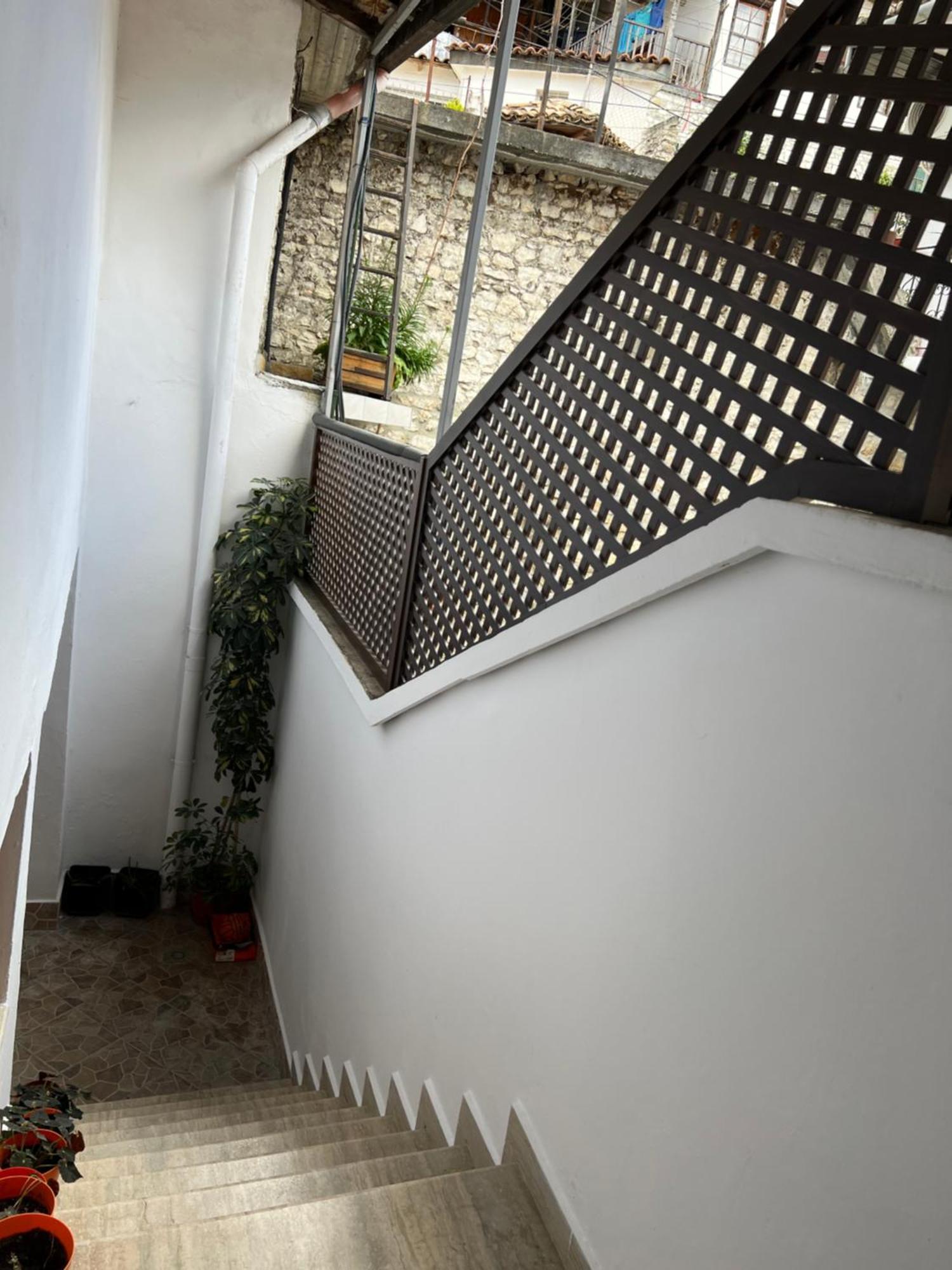 Dd Villa 3 Berat Esterno foto