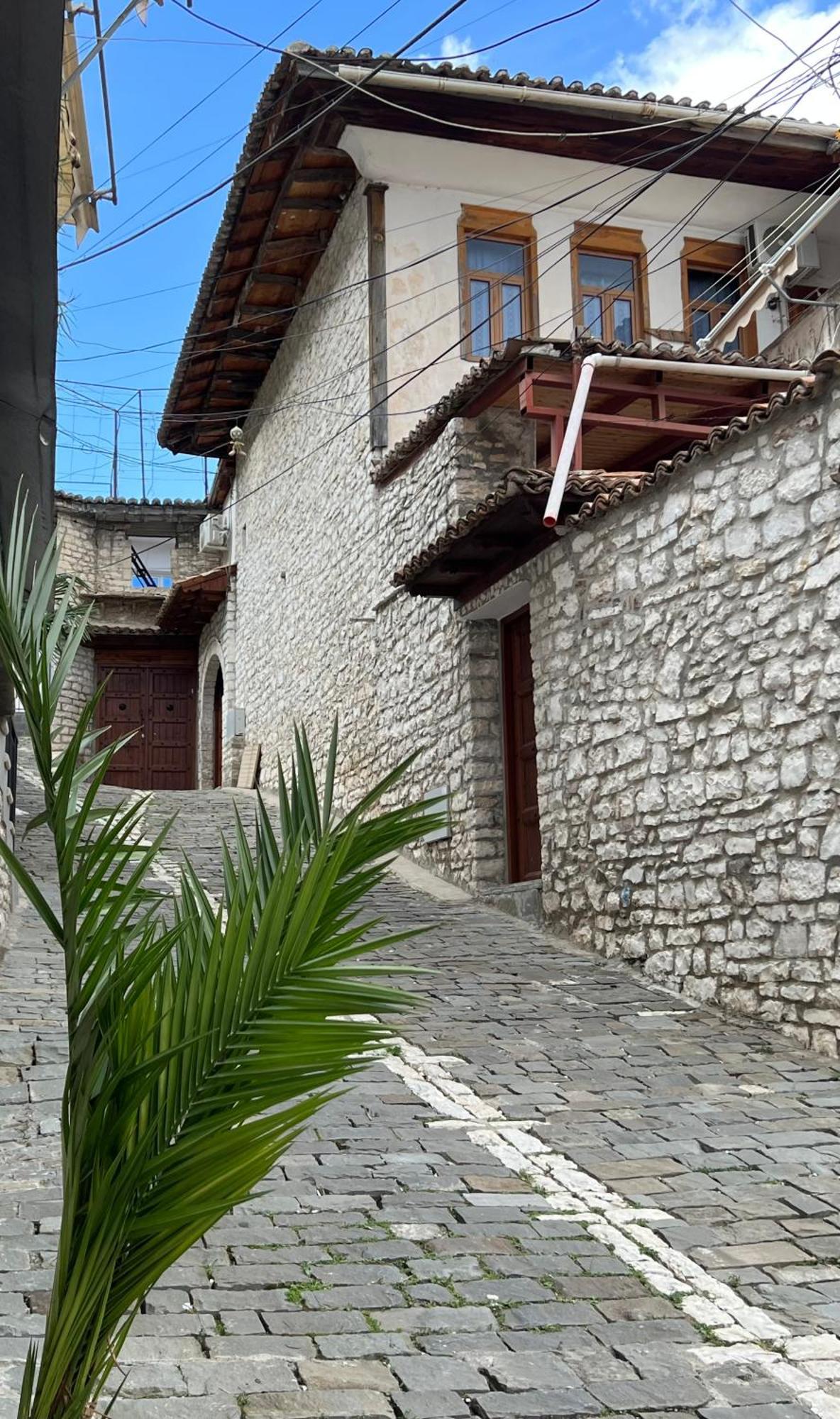 Dd Villa 3 Berat Esterno foto